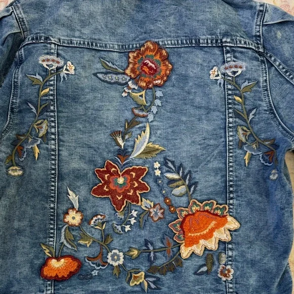 Driftwood large Embroidered Denim Jacket - Picture 6 of 13
